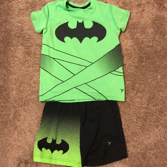 Old Navy Other - 2pc Batman outfit 🔥🔥